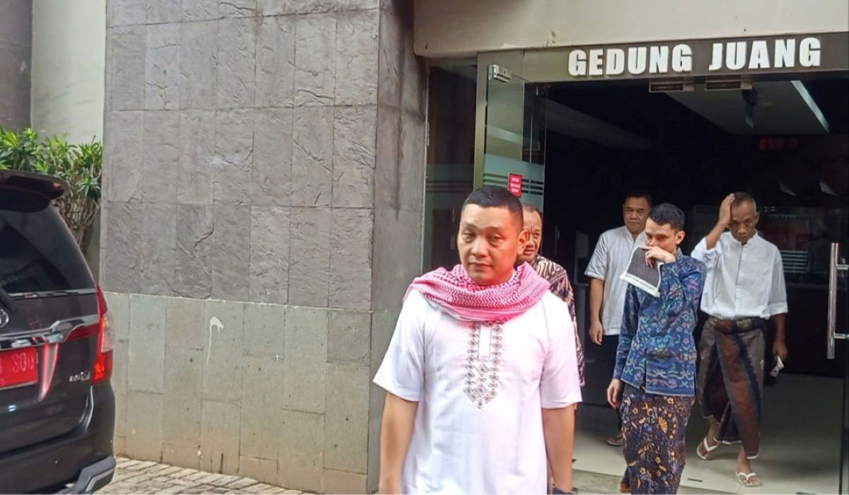 Momen Haru! Tahanan KPK Gelar Sholat Idul Fitri di Gedung Merah Putih, Gus Yaqut Tak Terlihat